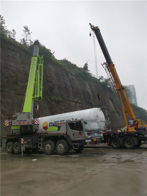 沙市区“不怕风雨冻”—— 吊车的 “恶劣环境适应” 技术